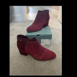 New toms bootie. Loren burgundy suede/textile snake